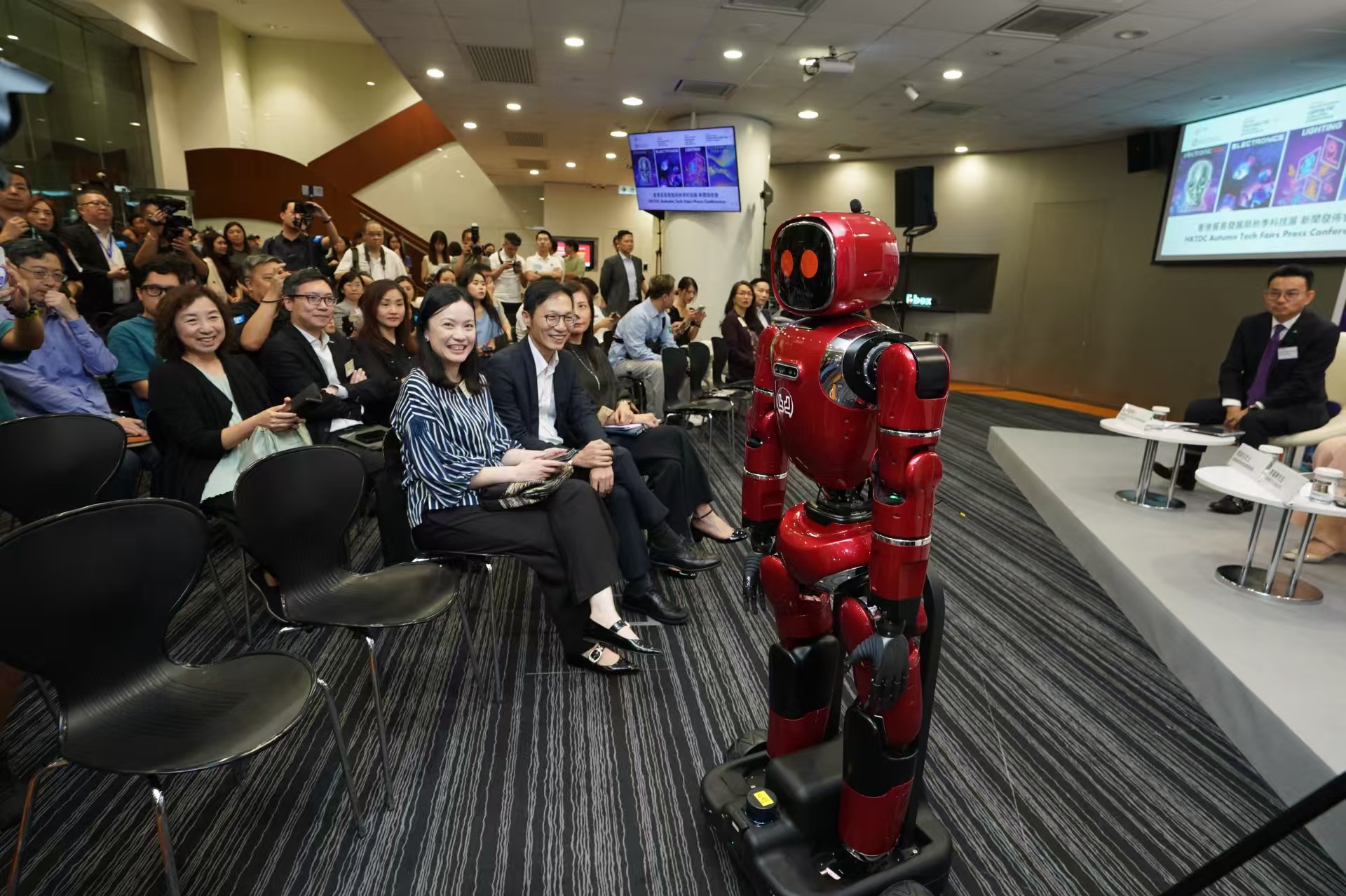 星行侠主持香港秋季电子展发布会！嘉宾们纷纷点赞！